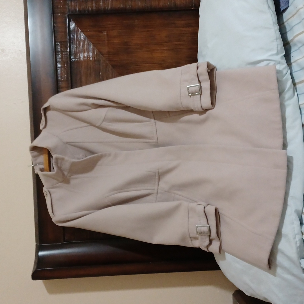 Wallis ( UK ) Pale pink, 3/4 length coat, with hidden buttons,and high neck.NWOT